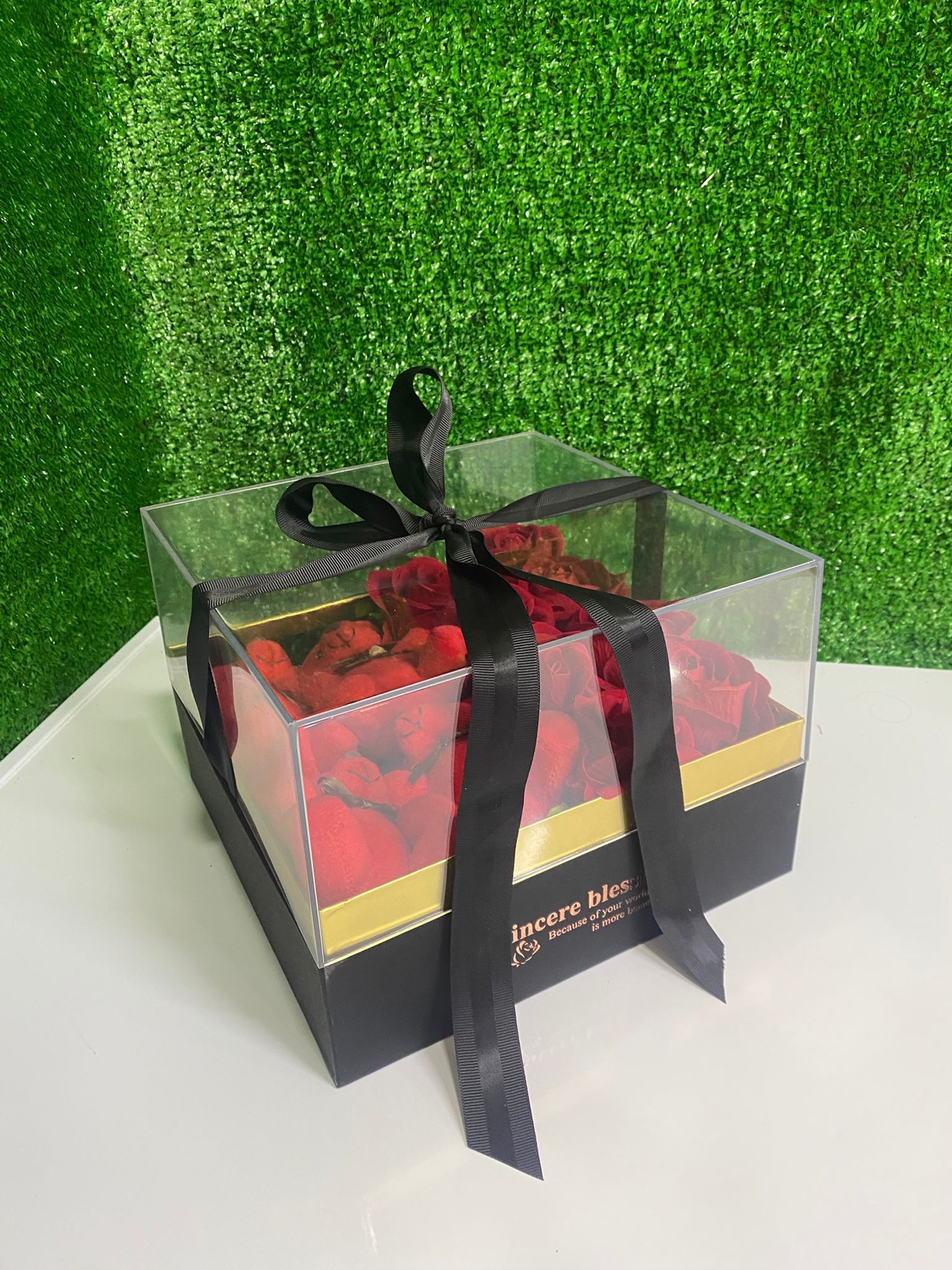 Premium Aşk Kutusu – Kırmızı Gül ve Mini Ayıcık Seti